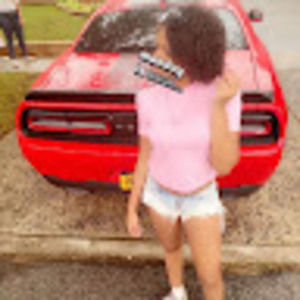 Meet your Posher, Ajanae